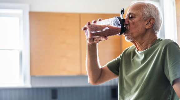 What to eat and drink when you're exercising